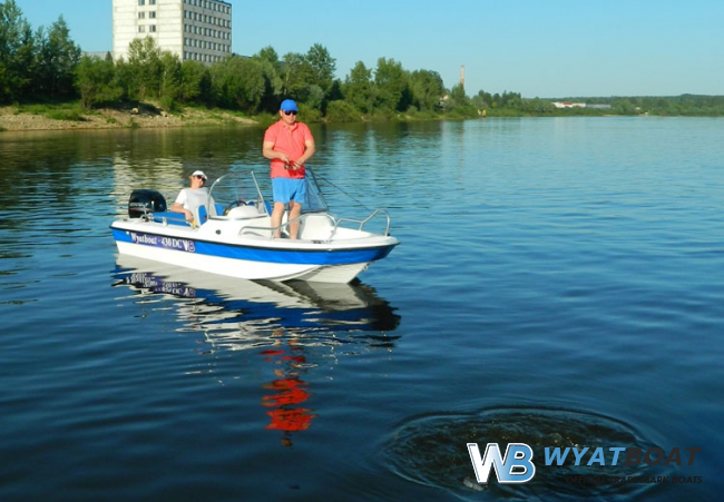 Wyatboat-430DC (тримаран)